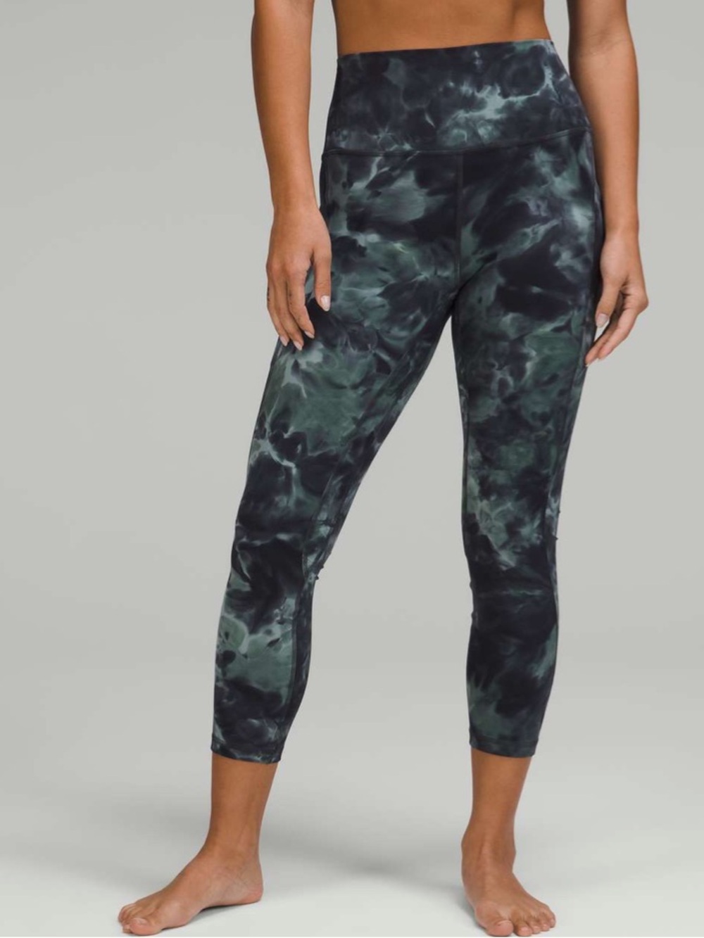 Lululemon • Align High-Rise Crop with Pockets 23" Size 4